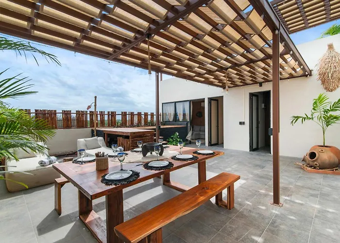 Apartment Penthouse With Rooftop Plunge Pool - Distant Ocean *