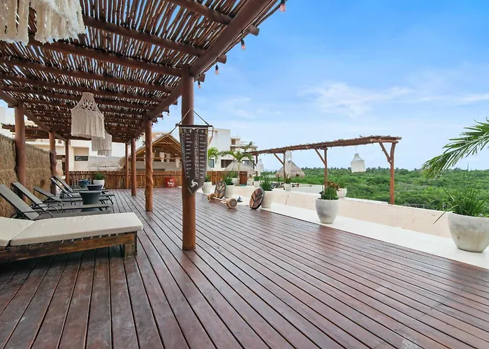 Apartment Penthouse With Rooftop Plunge Pool - Distant Ocean *